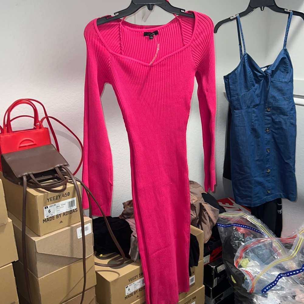 Ribbed pink bodycon dress